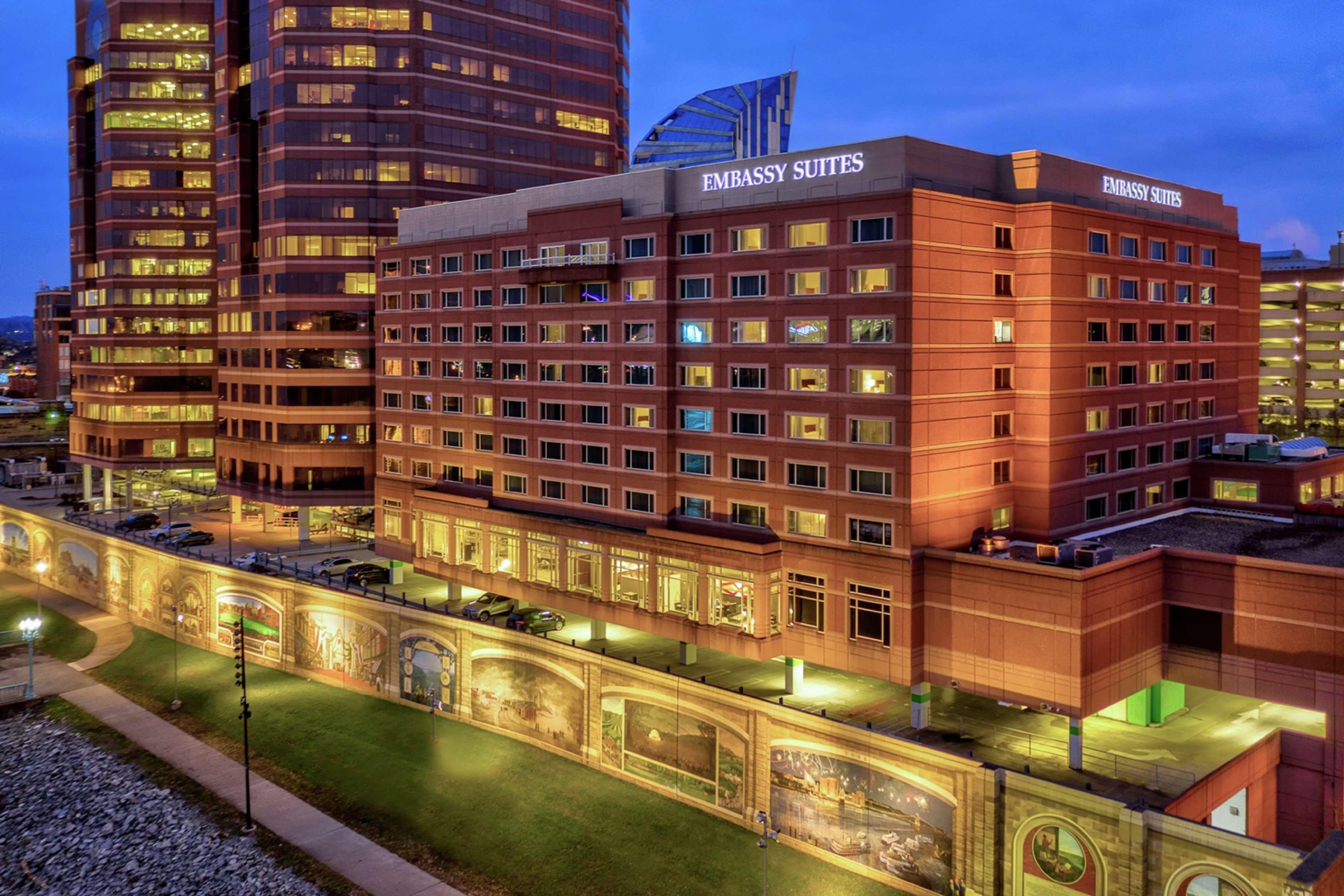 Embassy Suites Cincinnati - Rivercenter Covington Buitenkant foto