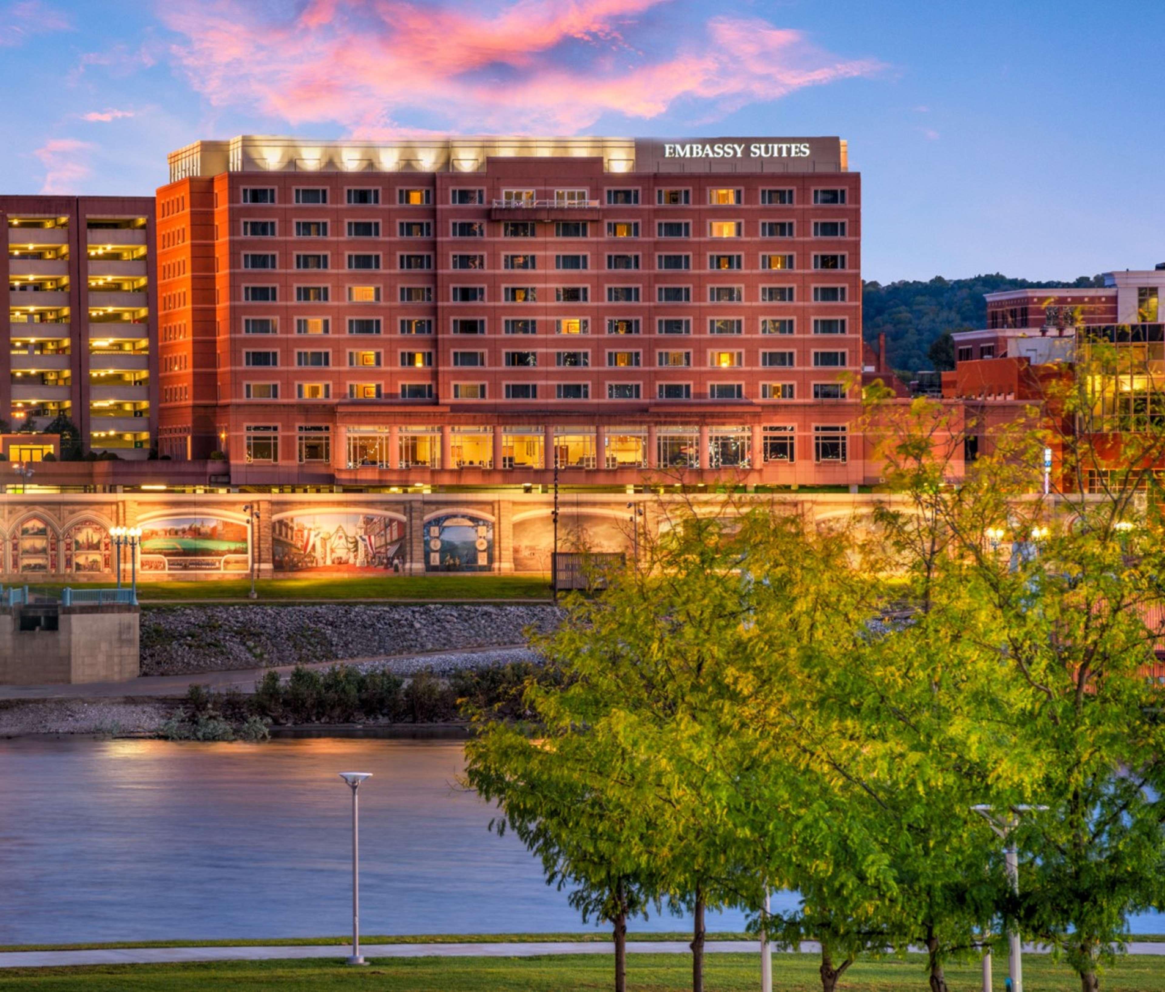 Embassy Suites Cincinnati - Rivercenter Covington Buitenkant foto