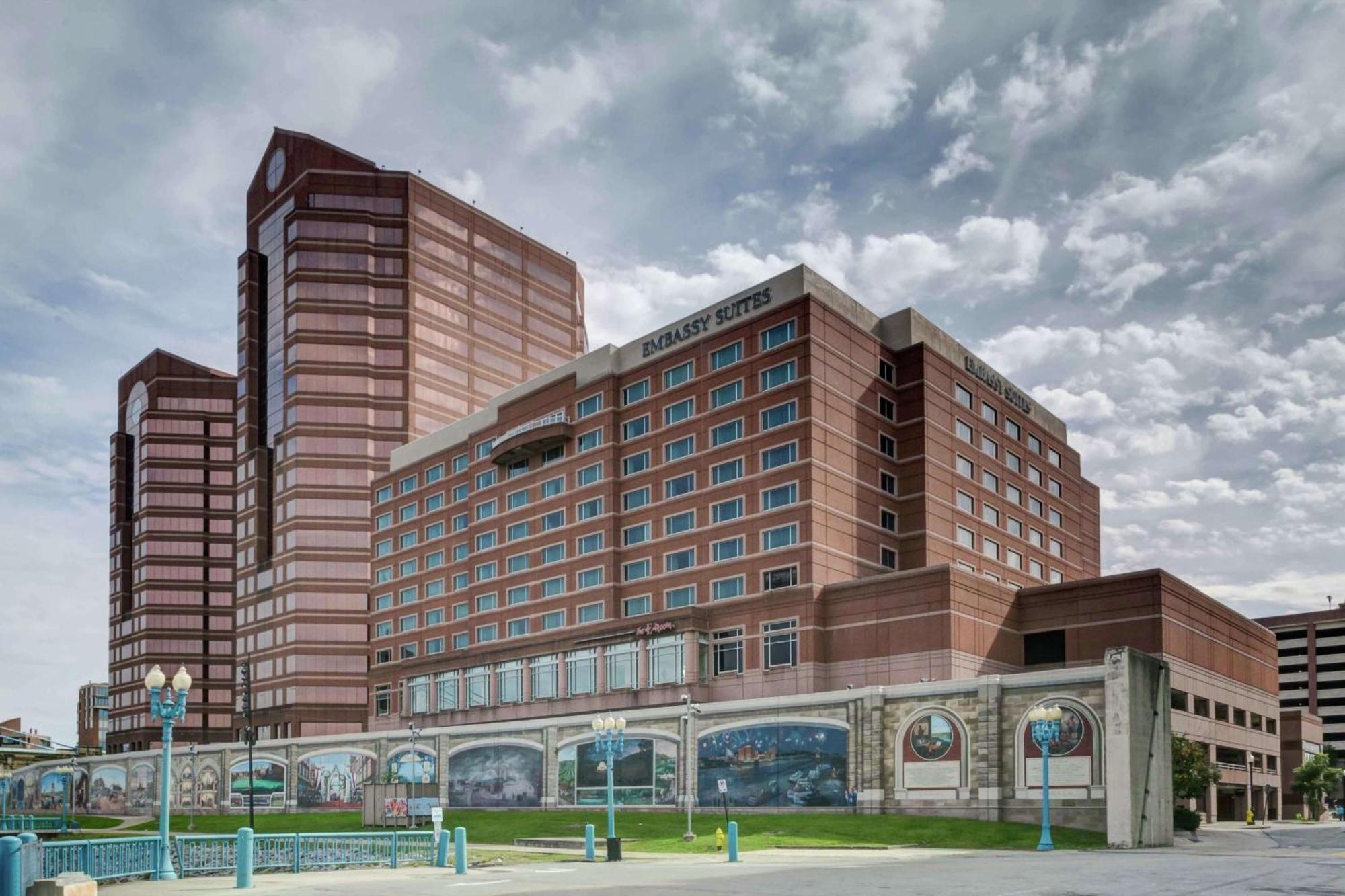 Embassy Suites Cincinnati - Rivercenter Covington Buitenkant foto