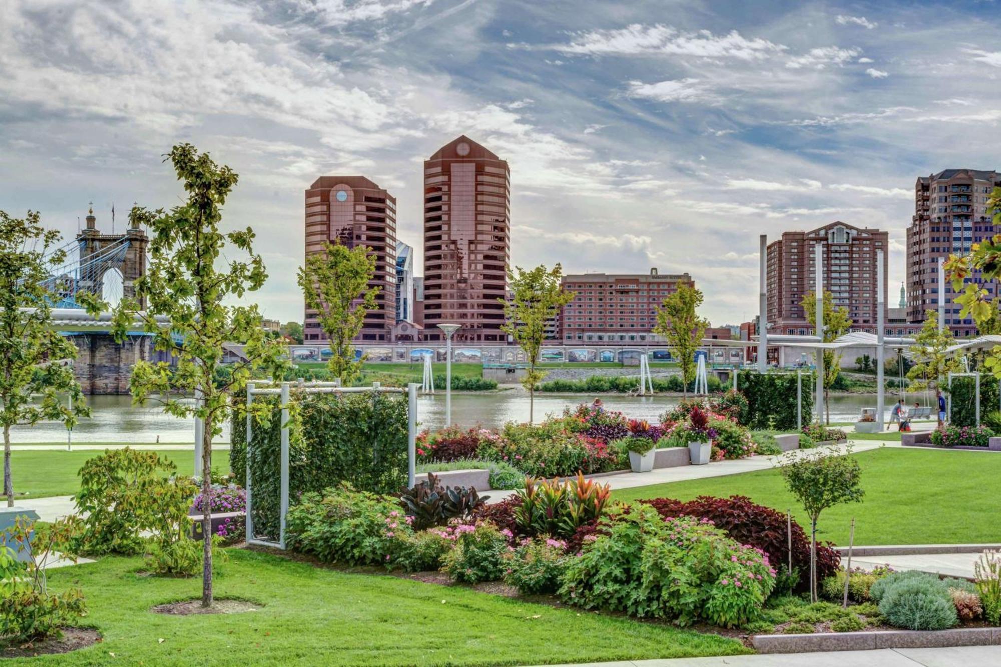 Embassy Suites Cincinnati - Rivercenter Covington Buitenkant foto